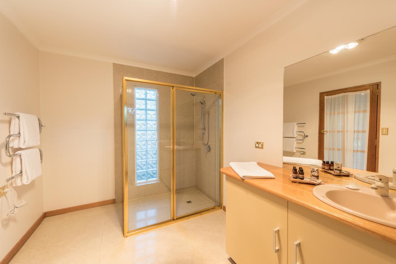 Parnella Kettering Apartment Bagian luar foto